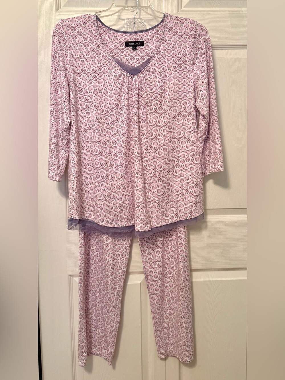 Ellen Tracy 2-Piece Long Sleeve Pajama Set Pink Gray Floral Design ~L ~ EUC